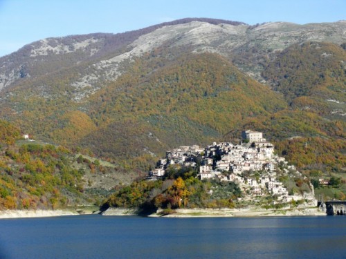 Castel di Tora - Castel di Tora Castel di Tora - Castel di Tora