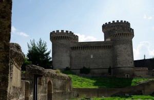 Un castello tra gli scavi dell’antica Roma