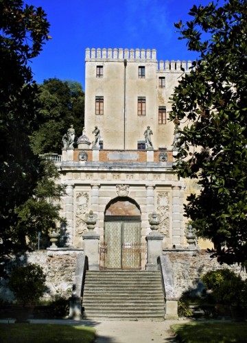 Battaglia Terme - Entrata a "Casa Obizzi"