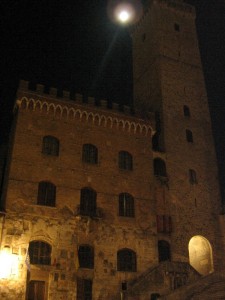 La Luna sul Palazzo