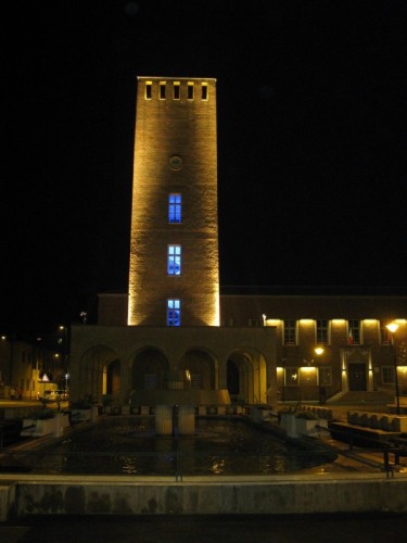 Pomezia - la torre maggiore e la sua fontana