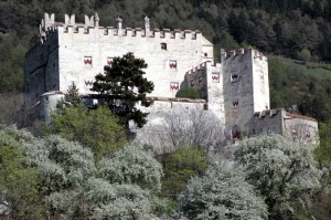 Castel Coira in primavera