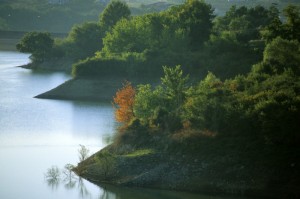 Il paesaggio del lago di Penne