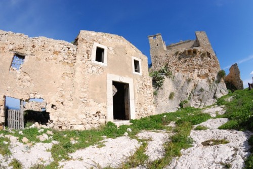 Alcamo - VIE PER IL CASTELLO Alcamo - VIE PER IL CASTELLO