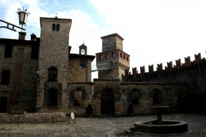 Castello di Vigoleno dentro le mura