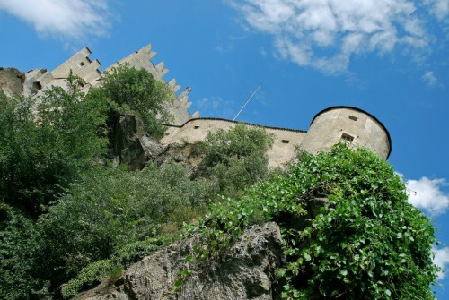 Castelbello-Ciardes - sulla roccia bello è Castelbello