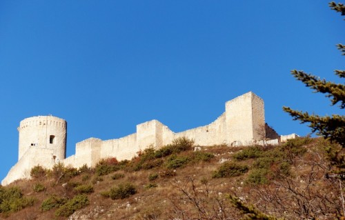 Caporciano - Il castello di Bominaco