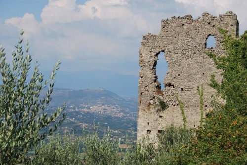 Morolo - La Rocca di Morolo e il paesaggio verso valle