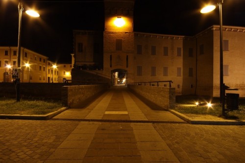 Soliera - Ingresso del Castello di Notte