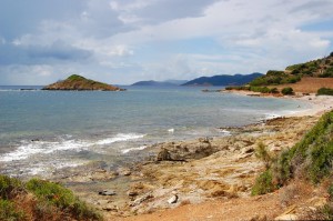 Spiaggia Campionna e l’isolotto