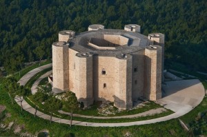 CASTEL DEL MONTE AL TRAMONTO