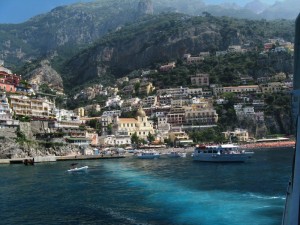 il battello sta arrivando a Positano