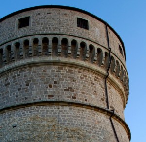 Tubo dell’acqua che disegna la Torre