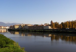 Calma Piatta Sul Fiume Arno