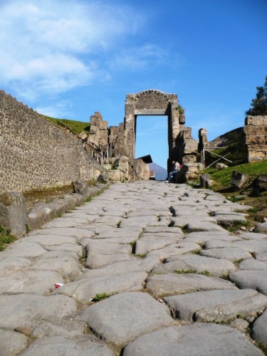 Pompei - Porta e cinta muraria