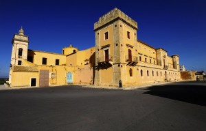 il castello ” grandangolato “… ( dedicata al Maestro )