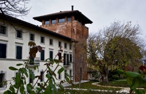 Il castello nel borgo di Santa Margherita del Gruagno