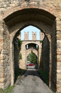 I portali del borgo fortificato