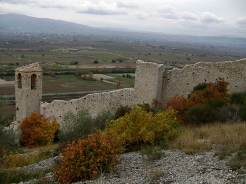 Campello sul Clitunno - Mura castellane.