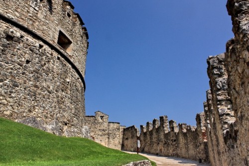 Besenello - mura del Castel Beseno