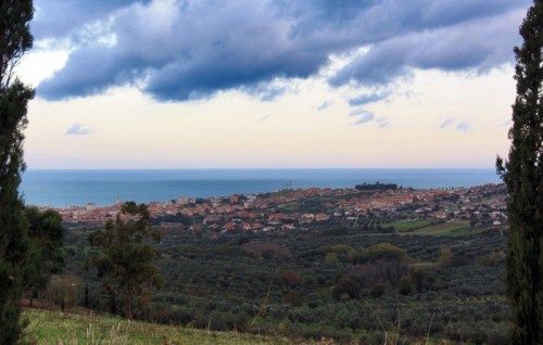 San Vincenzo - Preferisco guardare la città da lontano...