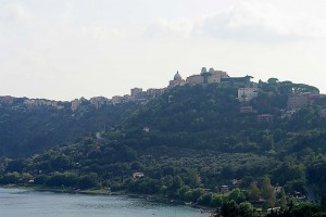 Un paese in un giardino