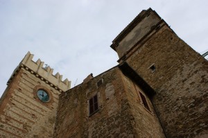 La torre di guardia, dell orologio e il castello