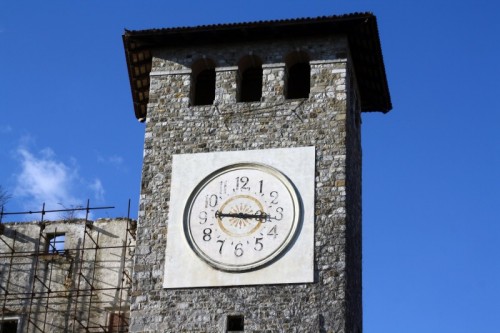Colloredo di Monte Albano - L'orologio della torre