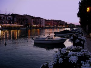 Al crepuscolo si accendono le luci