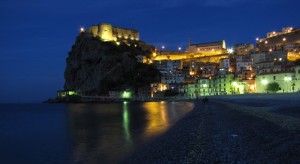 Castello Ruffo dalla spiaggia