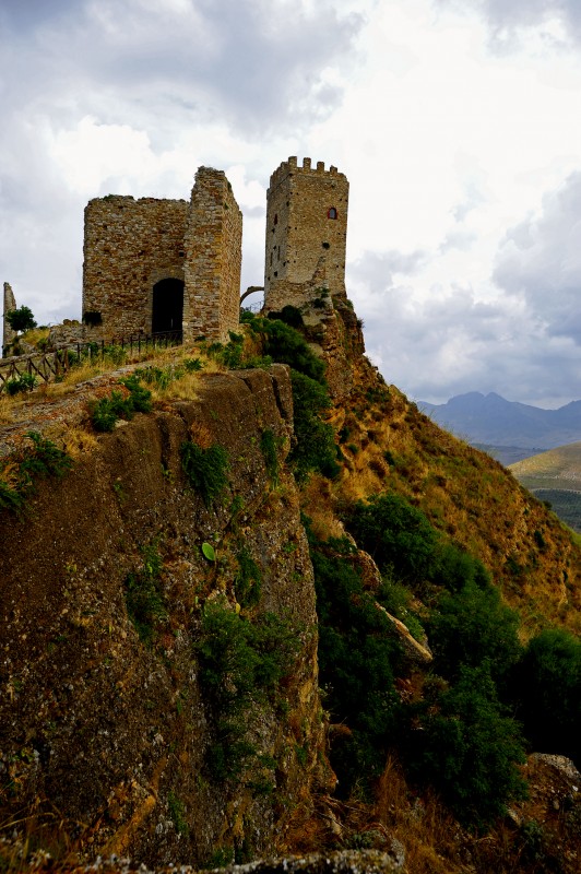''Rocca a strapiombo'' - Cefalà Diana