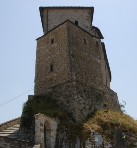 castello di Frontone