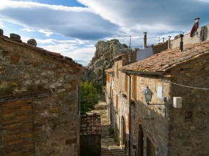 Roccatederighi - Il borgo medioevale e la rocca