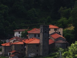 Il centro del paese intorno alla torre longobarda