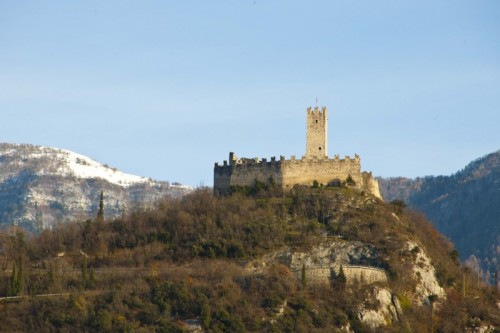 Drena - Castel Drena e la prima spruzzatina di neve