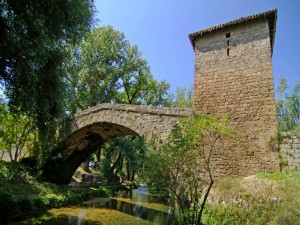 Porta di accesso e ponte medioevale