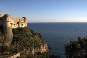 Castello di guardia sul mare