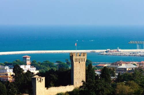 Porto San Giorgio - sul blu Porto San Giorgio - sul blu