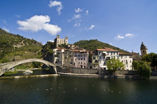 Dolceacqua - Dall'altra parte del ponte Dolceacqua - Dall'altra parte del ponte