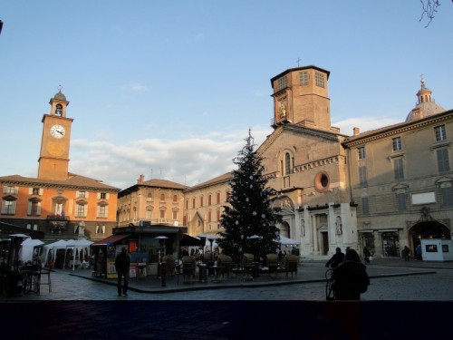 Reggio Emilia - PIAZZA pRAMPOLINI