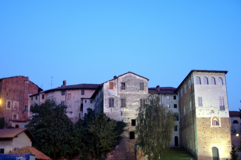 ''Il Castello di sera dalla piazza'' - Buronzo