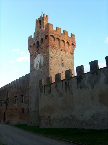 Castelfiorentino - Castello di Oliveto: la Torre dell'Orologio