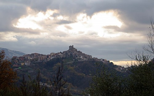 Rocca Santo Stefano - Il sole prova a squarciare le nuvole " non ci riesce "