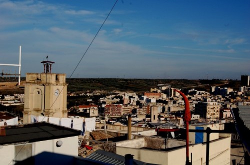 Canosa di Puglia - l'orologio del campanile suona le campane ogni mezza ora anche di notte che bel dormire
