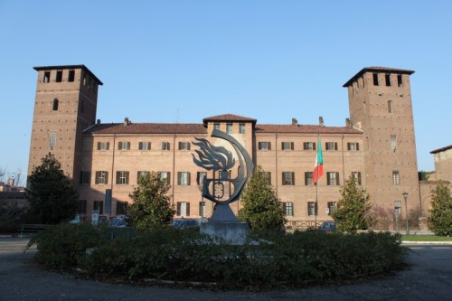 Vercelli - Il Castello e L'Arma dei Carabinieri