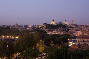 Scende la sera su Roma