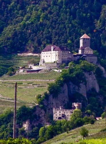 Tirolo - Due al prezzo di Uno: Castel Tirolo e Castel Fontana Tirolo - Due al prezzo di Uno: Castel Tirolo e Castel Fontana