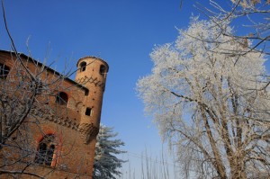 la torretta del Castello di Macello al freddo