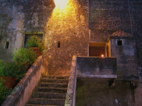 Grottaglie - Scorcio del Castello Episcopio all'imbrunire Grottaglie - Scorcio del Castello Episcopio all'imbrunire