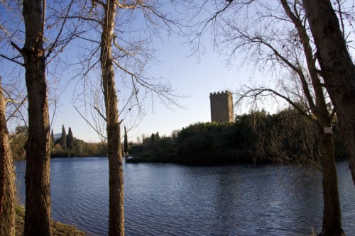 Cisterna di Latina - La torre sul lago
